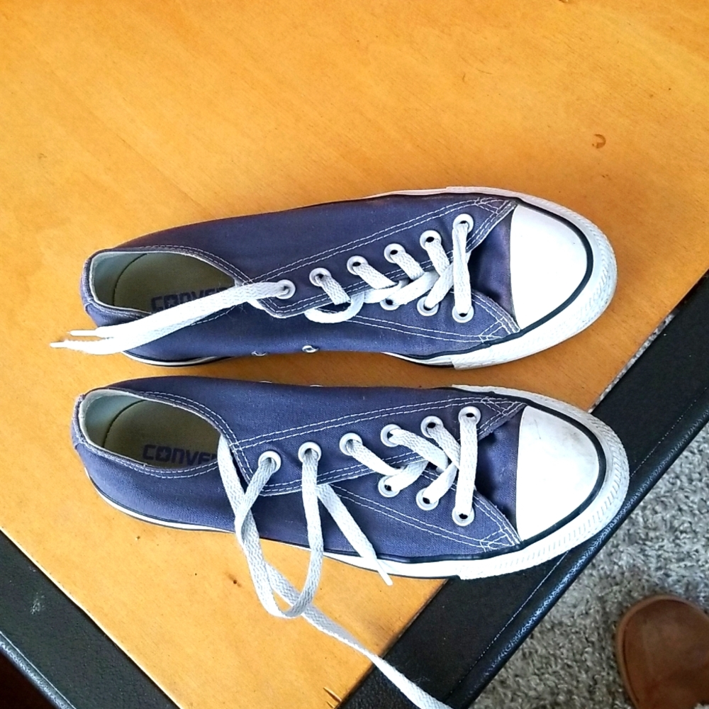 Converse tennis shoes